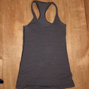 Lululemon workout top